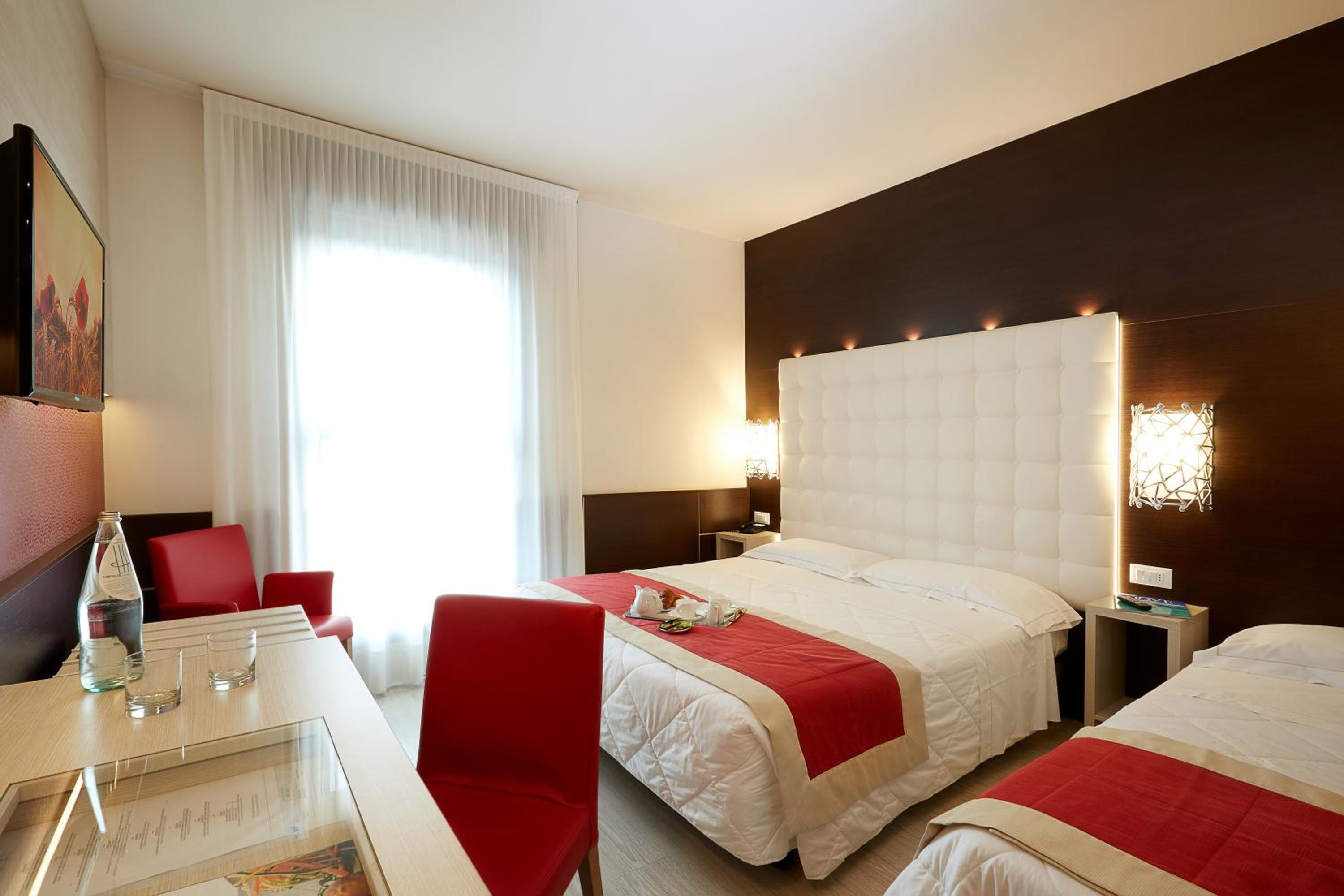 Room, Triple