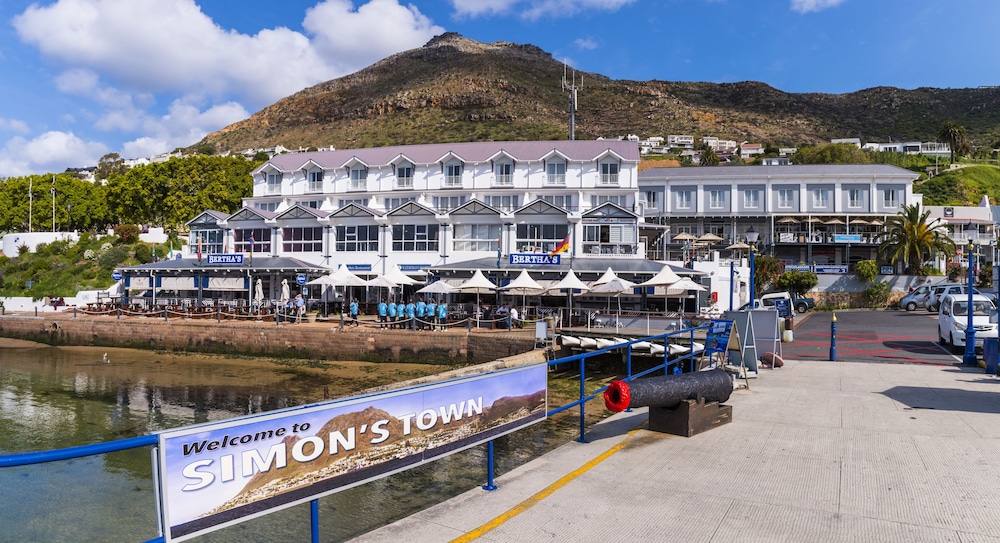 Simon's Town Quayside Hotel 2/60
