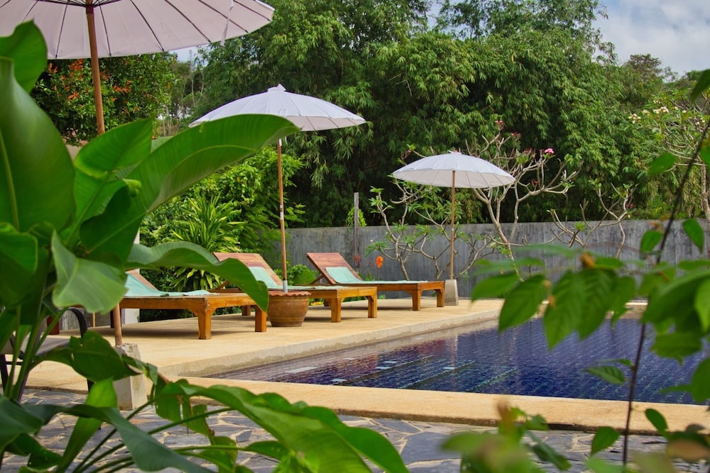 Lanta White Rock Resort Koh 65/69