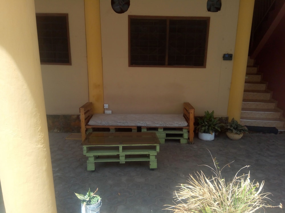 Feehi's Place Hostel 27/38