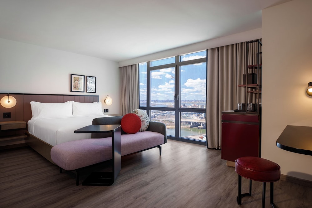 Renaissance New York Flushing Hotel at Tangram 10/44