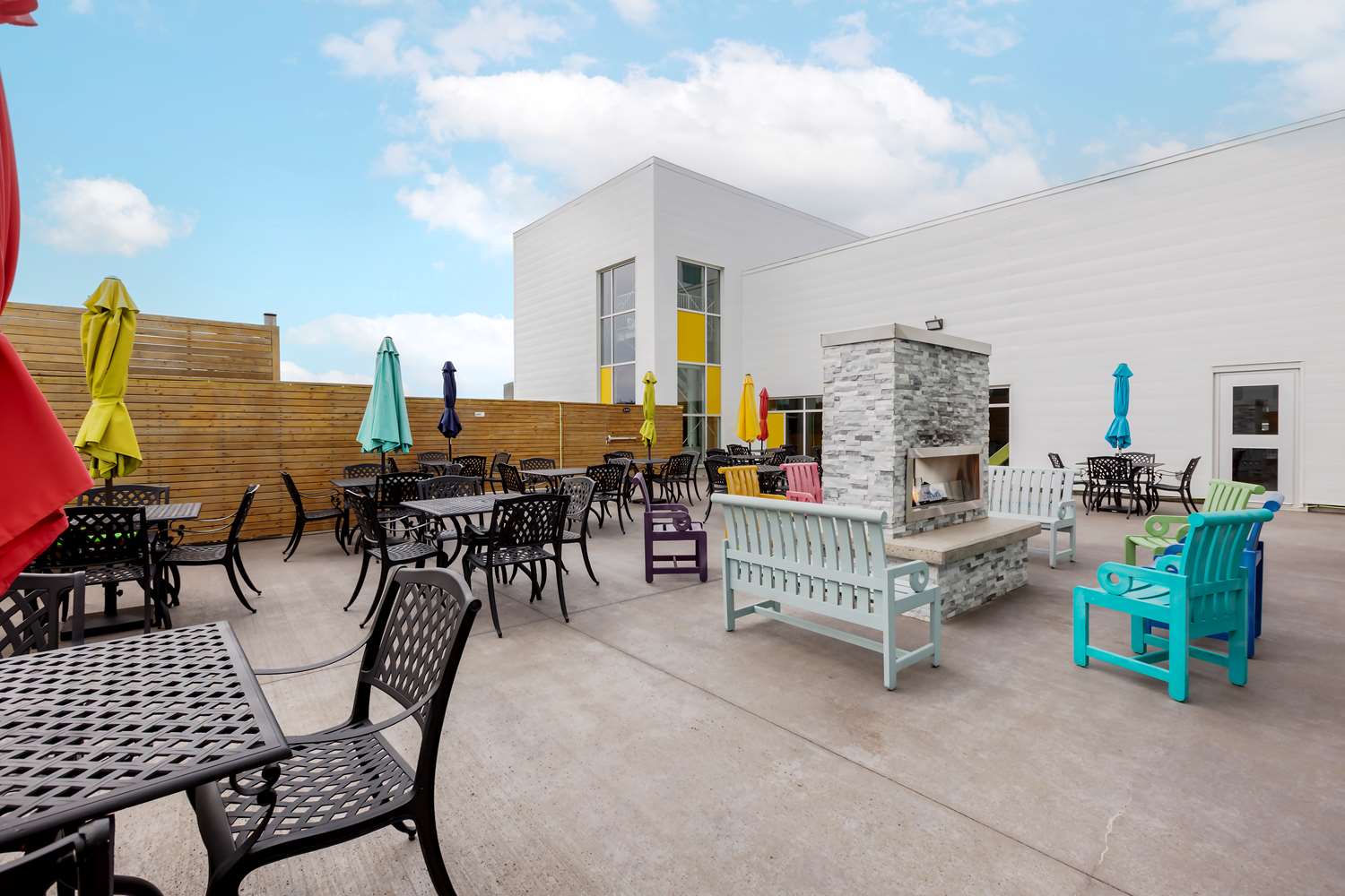 Best Western Plus St. John s Airport Hotel and Suites 27/36