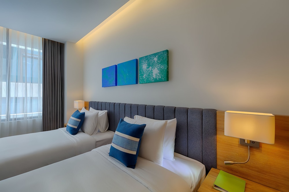 غرفة ديلوكس بسرير كوين، Parosand Danang Hotel 6/10