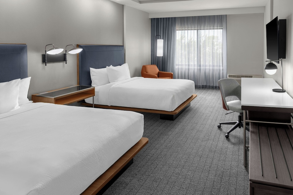 Courtyard By Marriott Sherman 9/45