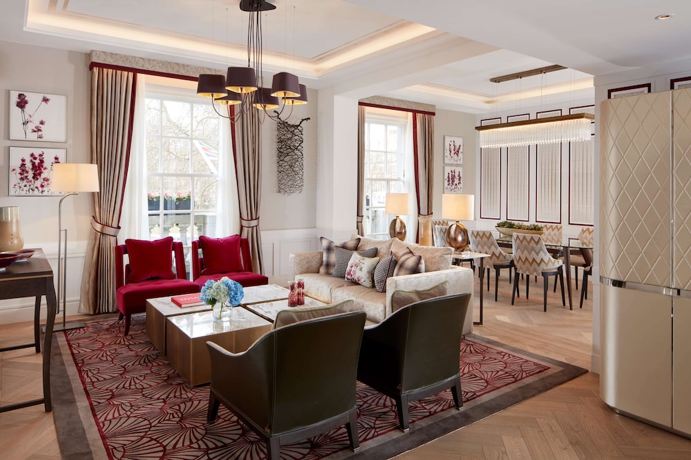 The Biltmore Mayfair 26/33