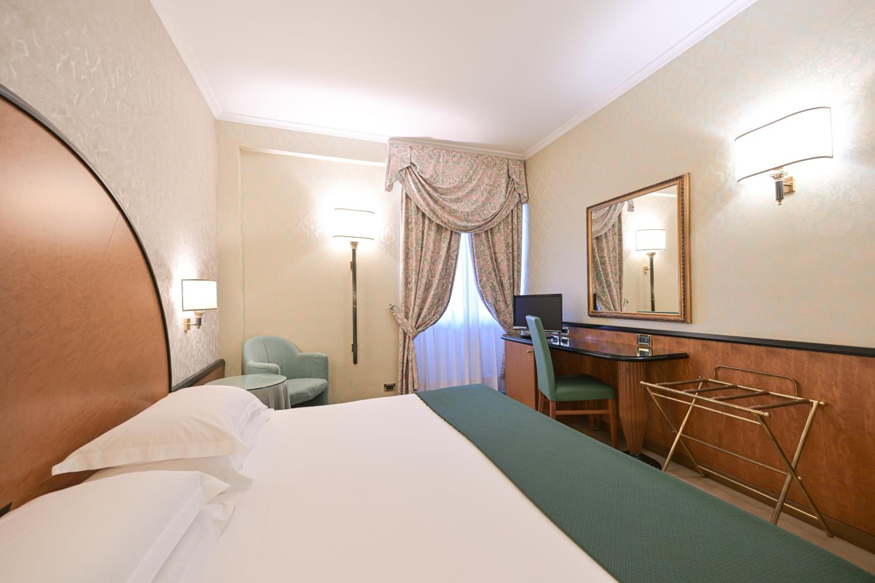 غرفة بسرير كوين، Hotel Principe 4/6