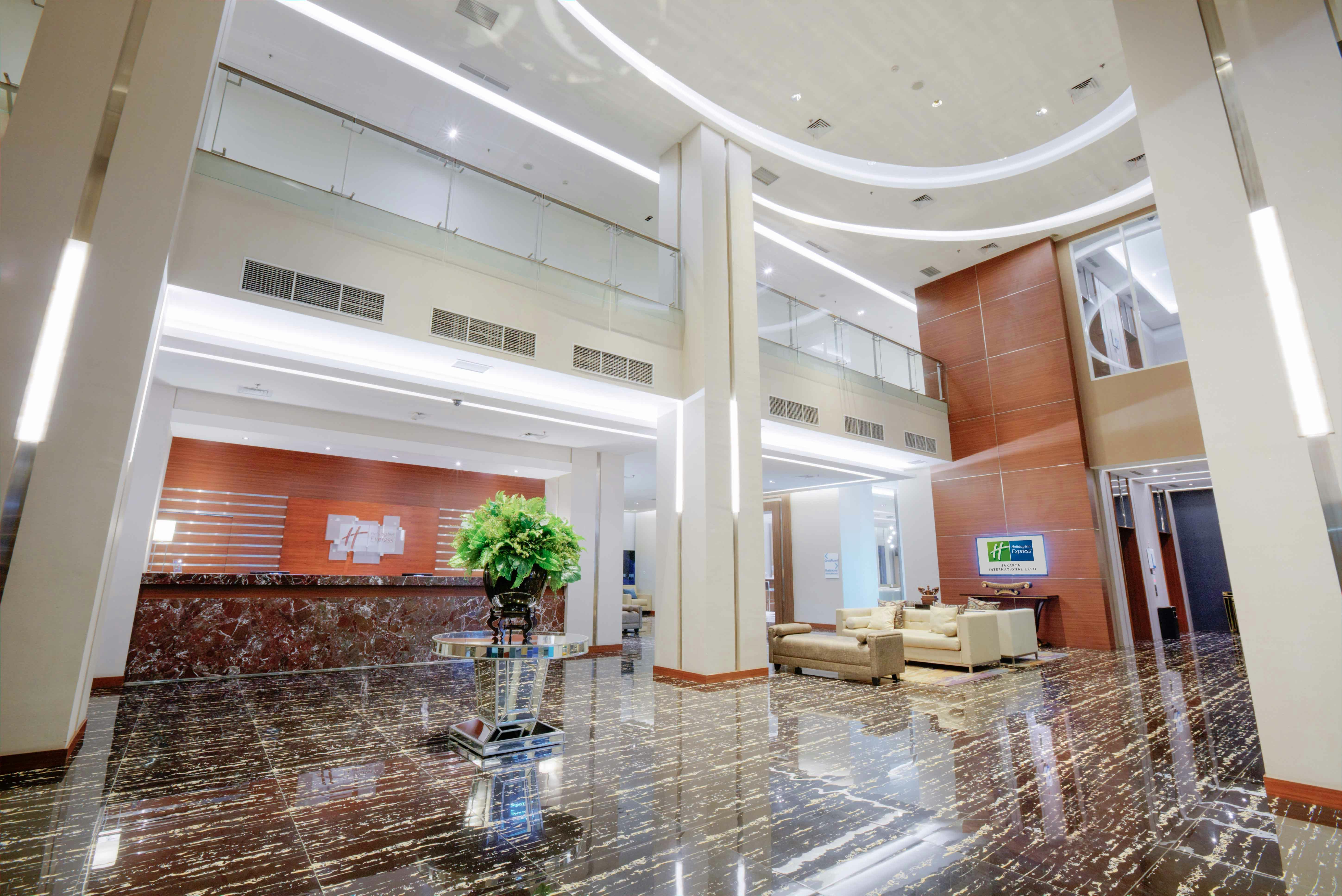 Holiday Inn Express Jakarta International Expo 15/75