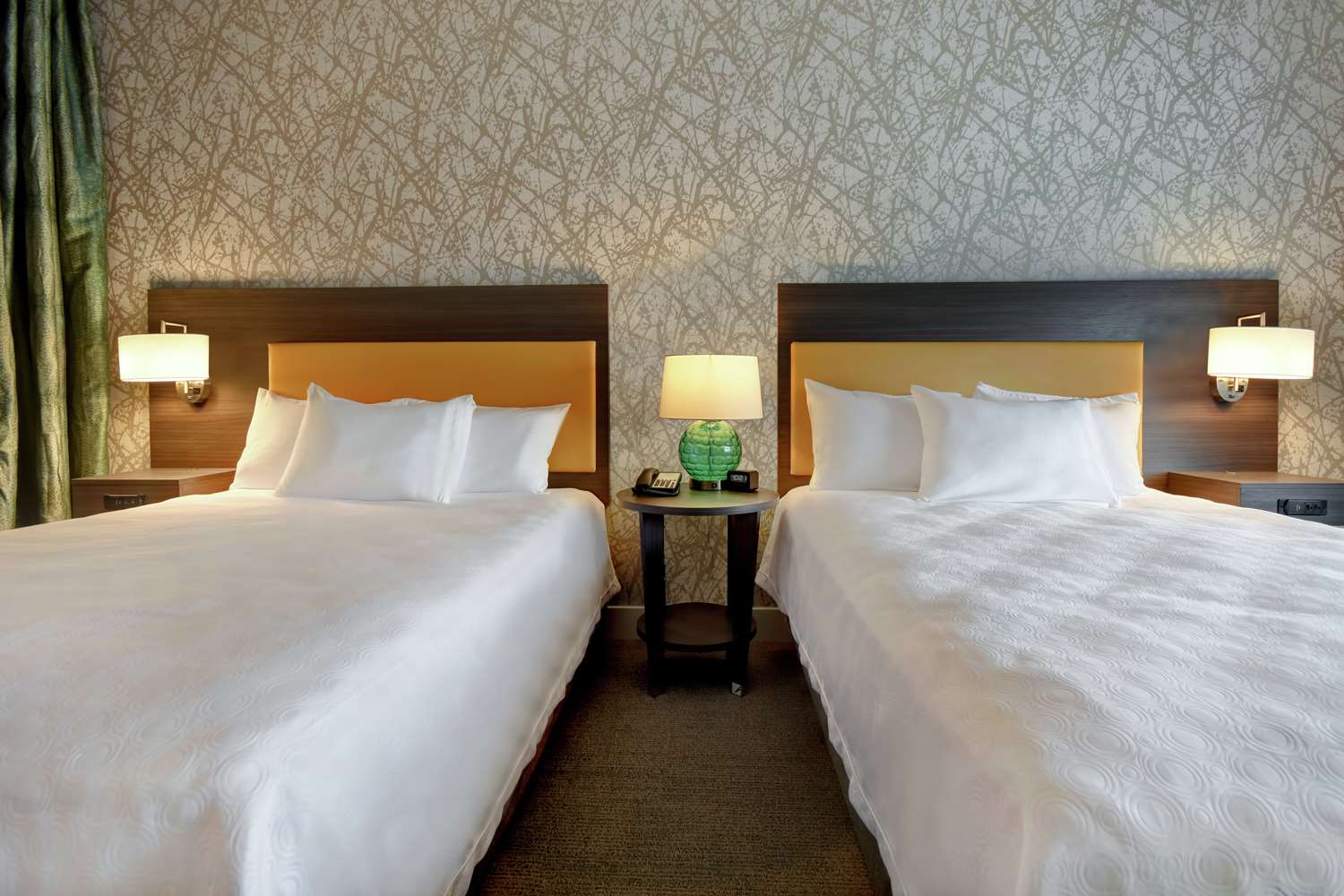 STUDIO, 2 QUEEN BEDS, ACCESSIBLE