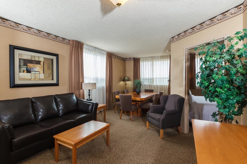 The Glenmore Inn & Convention Centre 35/60