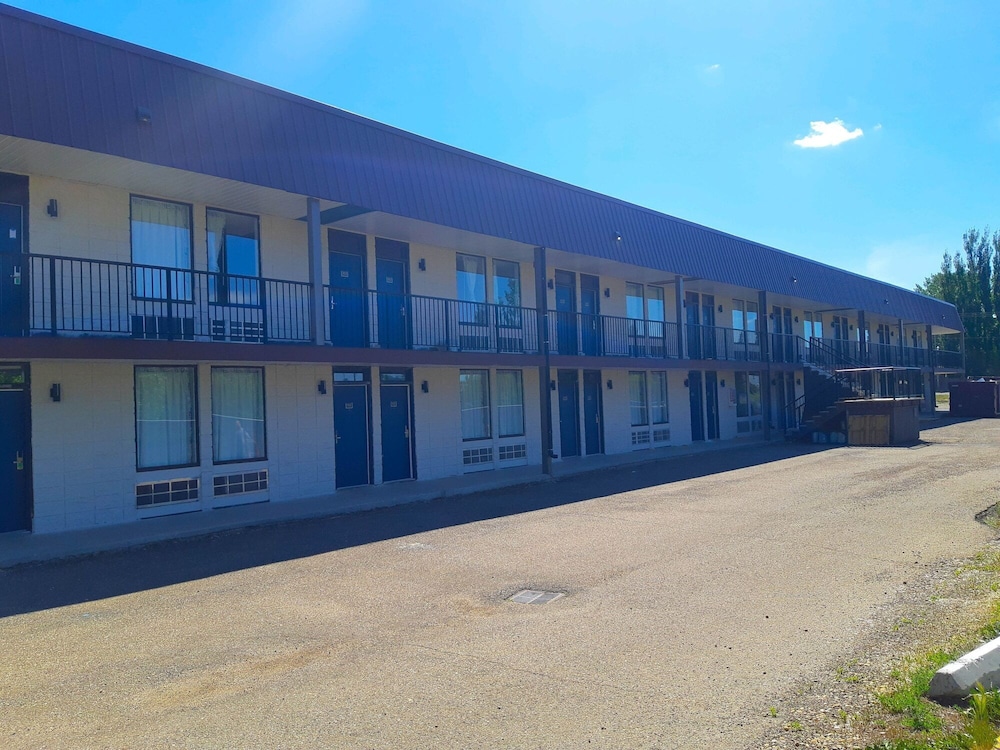Motel6 Brooks, AB in BROOKS - CANADA
