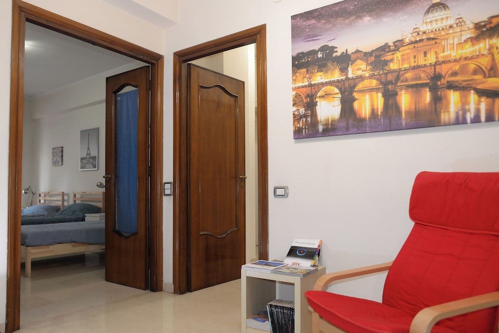 Room-emilio Home Triple Room in our Cozy 29/35