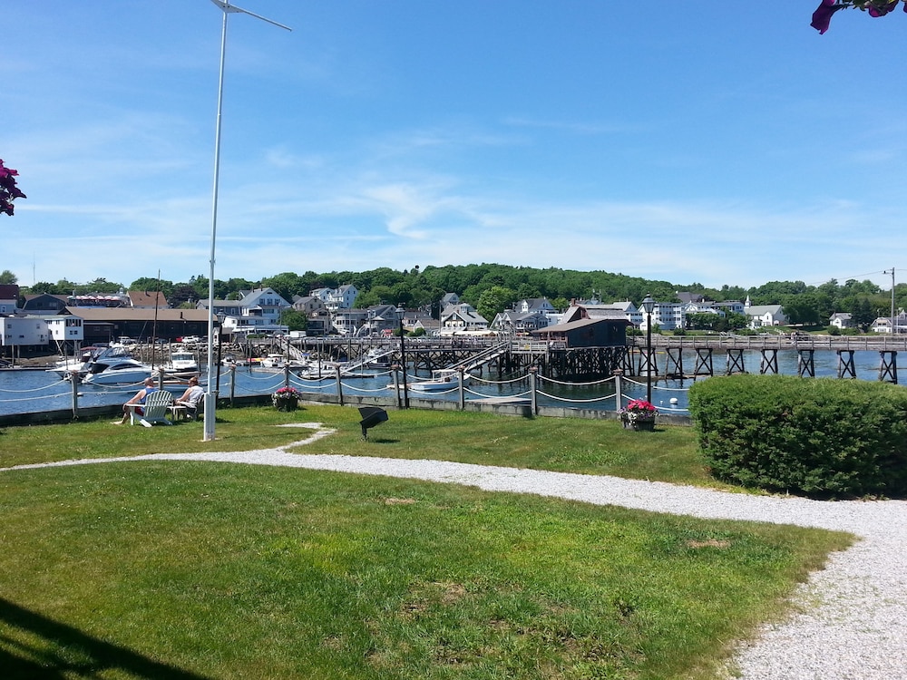 Boothbay Harbor Inn 48/69