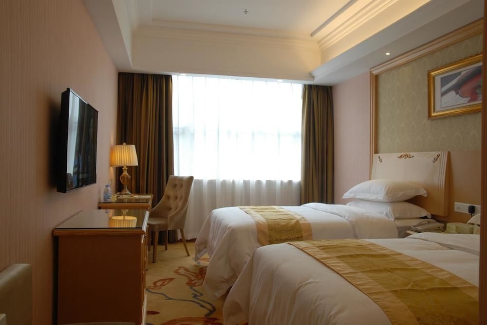 Vienna 3 Best Hotel (Guangzhou Convention & Exhibition Center Chigang Road) 7/55