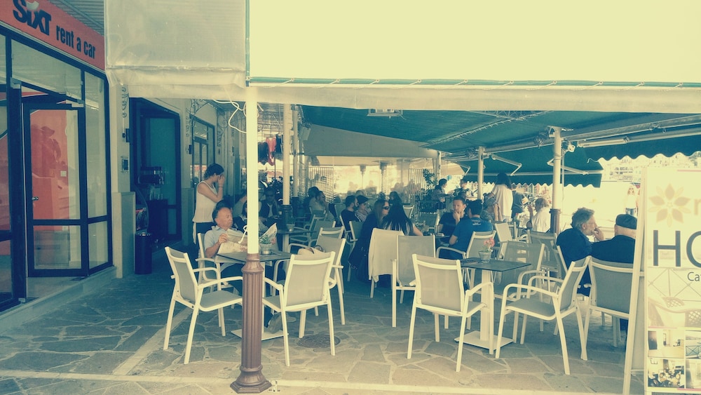 Hotel Manessi 36/62