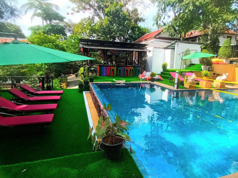 Alpha Gay Resort - Adults Only 63/70