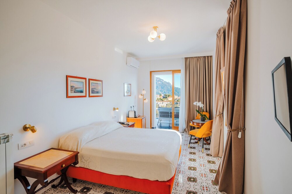 Zi'ntonio Hotel 18/50
