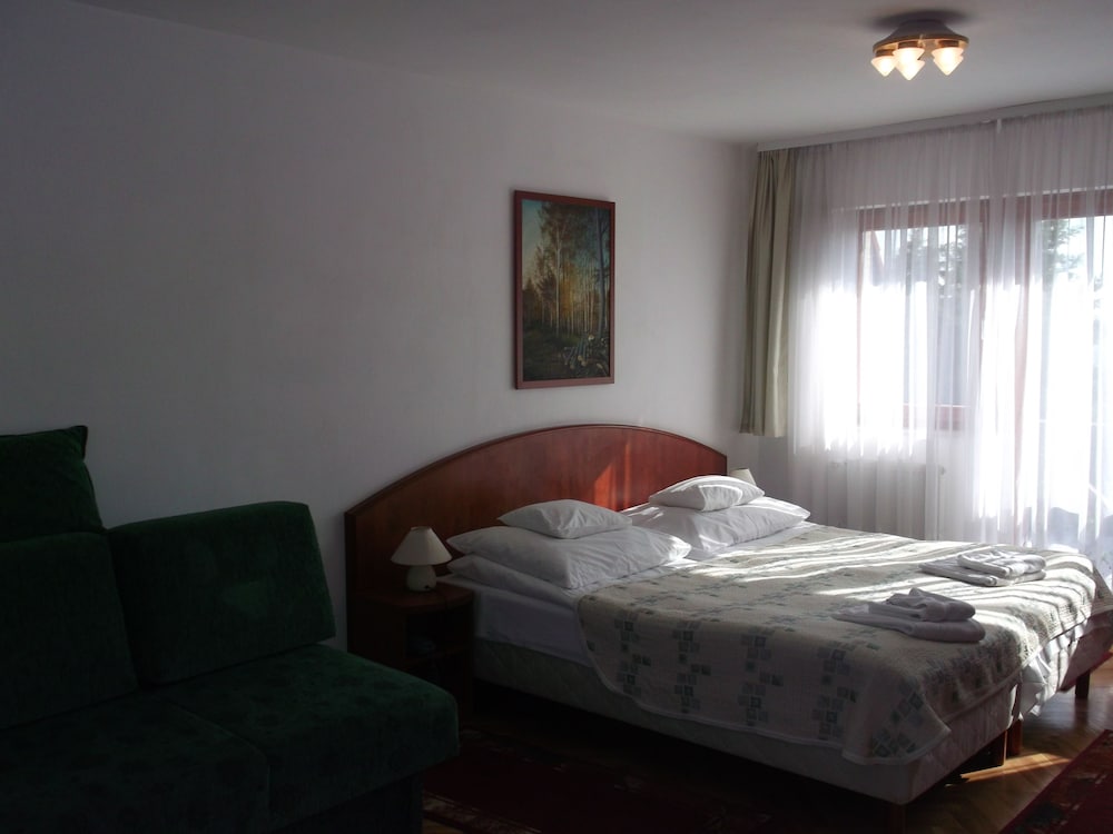Helios Hotel Pension 10/73