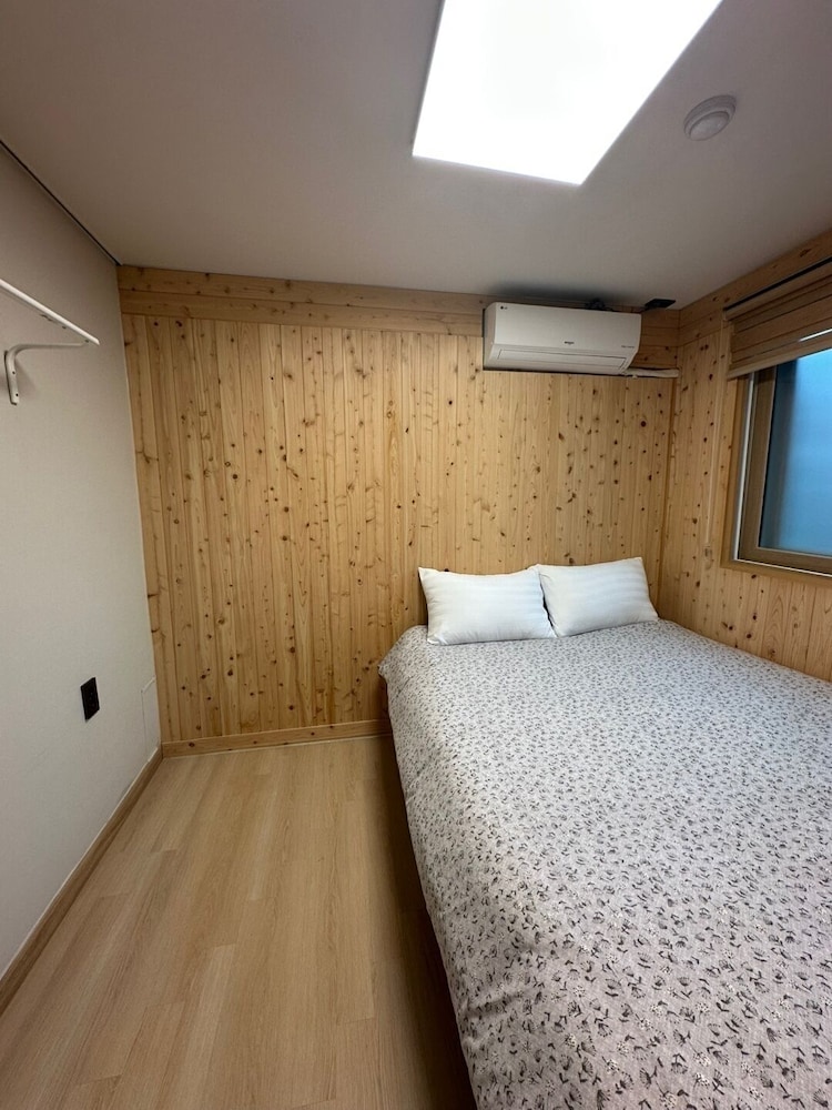 R Guesthouse 31/74