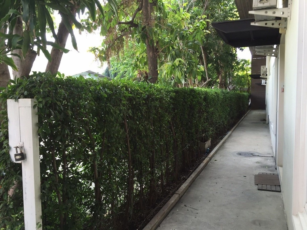 Pova Residence And Boutiques Resort 38/40