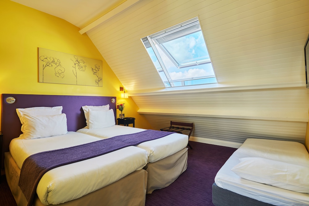 ROOM, TWIN BEDS, GARDEN VIEW