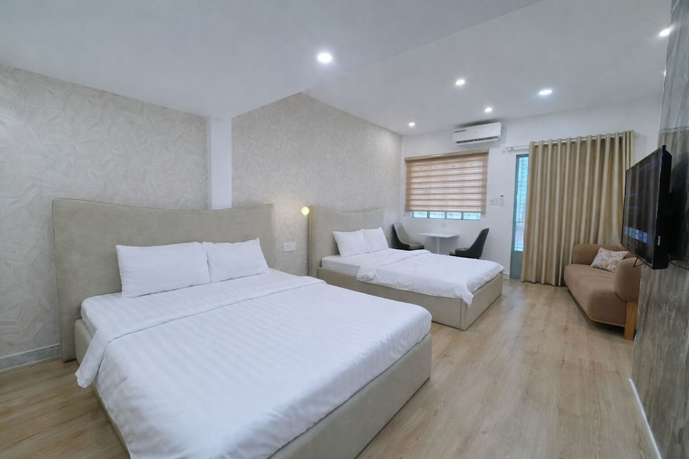 Le Vu Hotel 12/46
