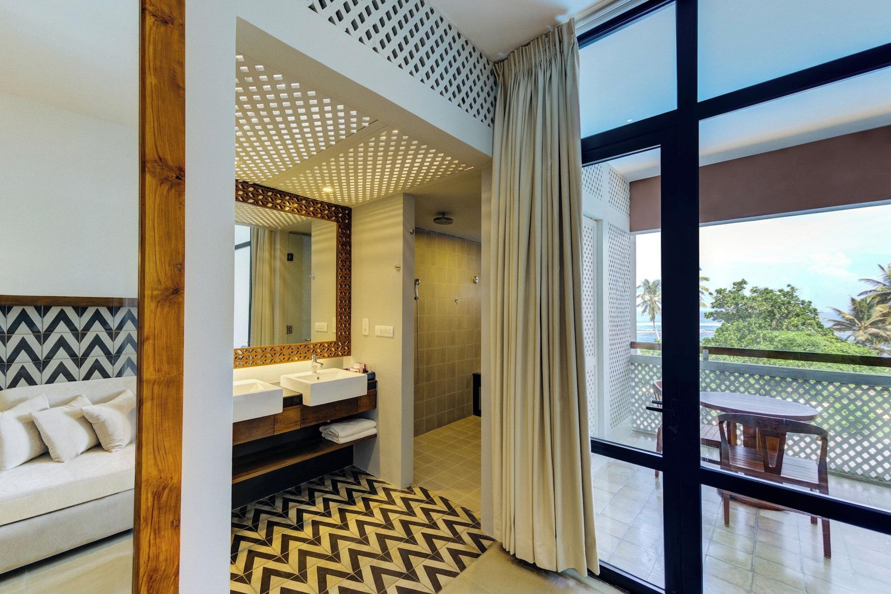Ocean, Superior, Twin Beds