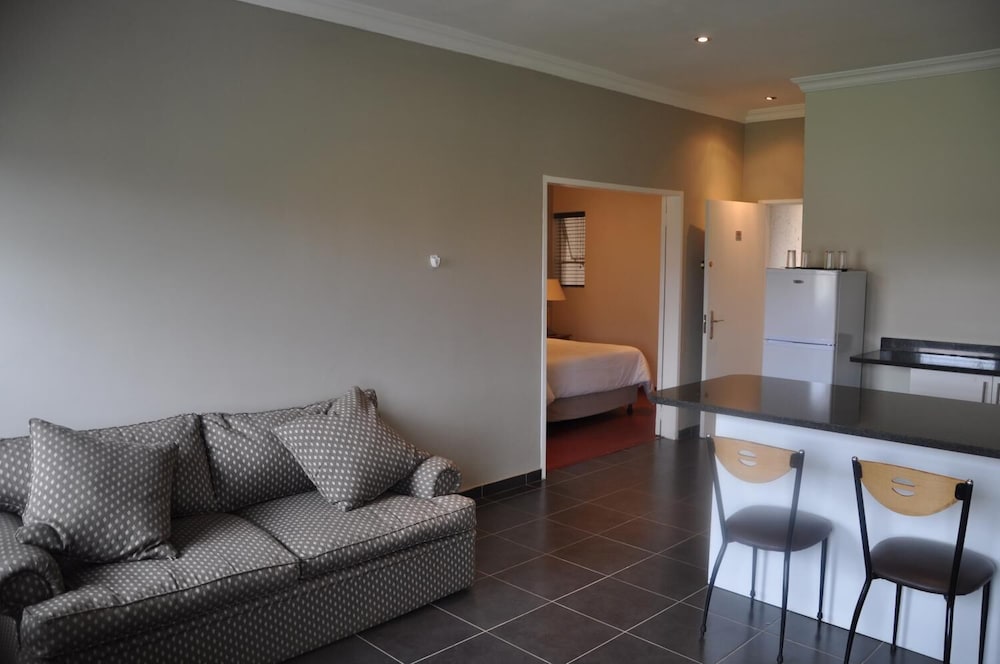 Vetho 2 Apartments OR Tambo Airport 19/31