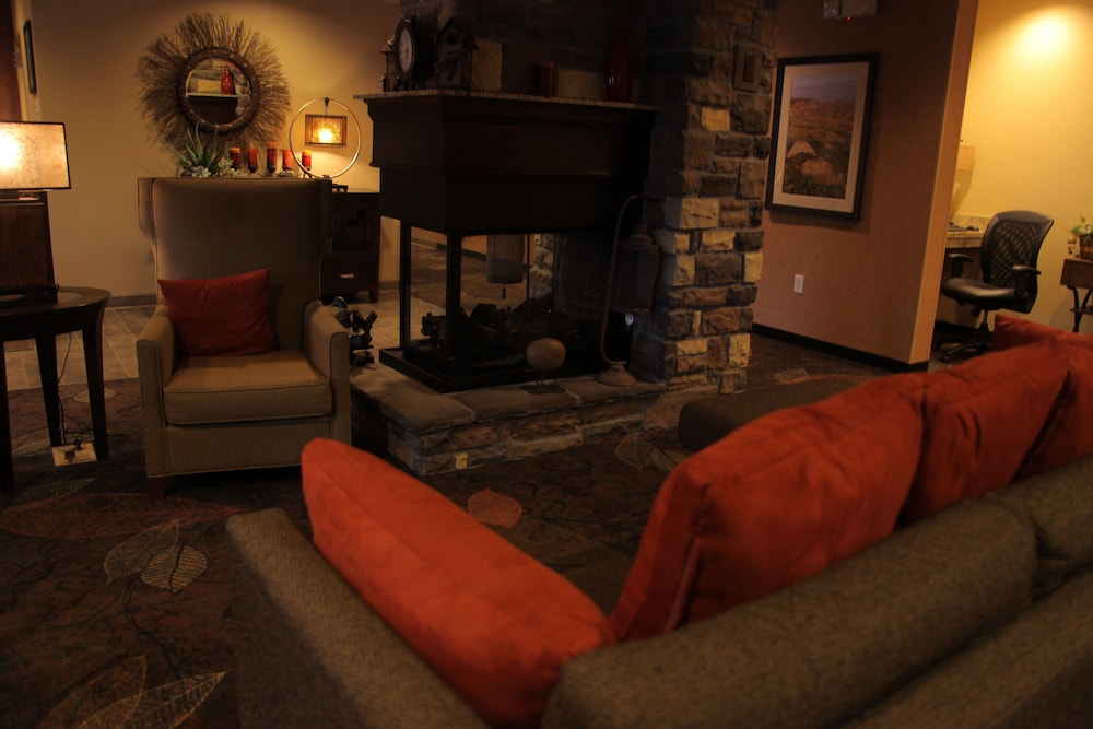 Little Missouri Inn Suites 28/45