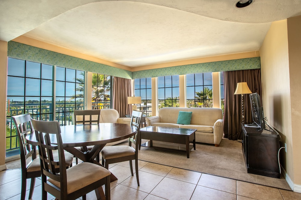 Sea Shells Beach Club 40/67
