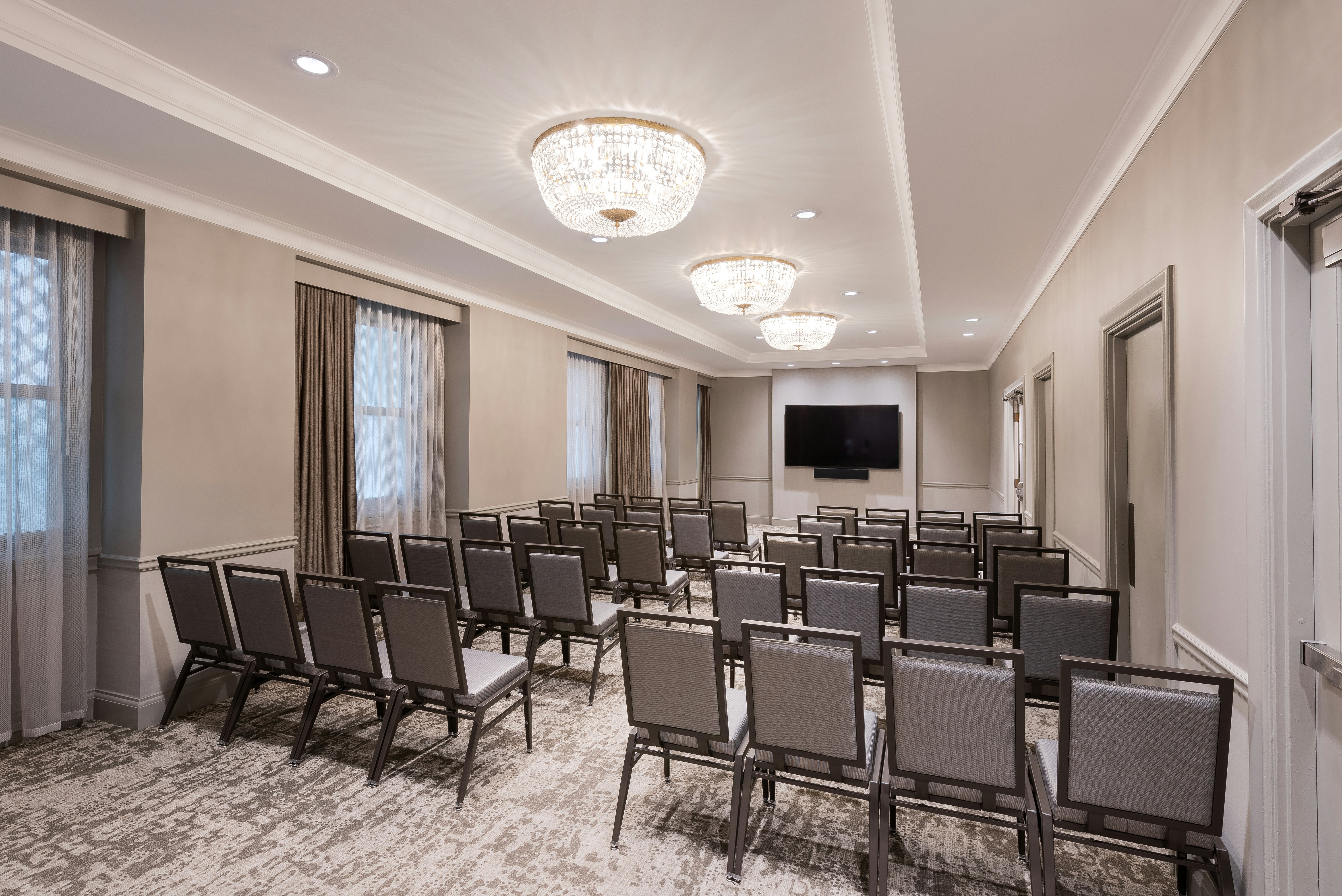 The Benson Portland, Curio Collection by Hilton 64/72