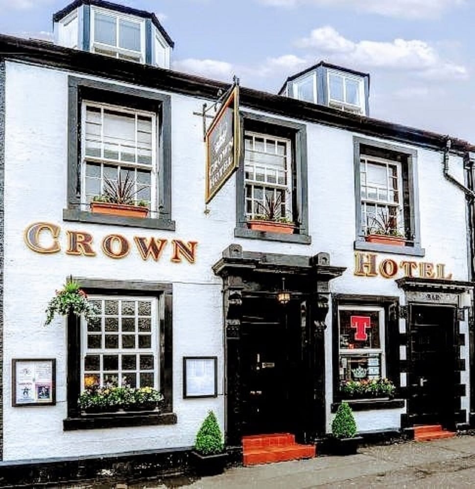 The Crown Hotel 1/17
