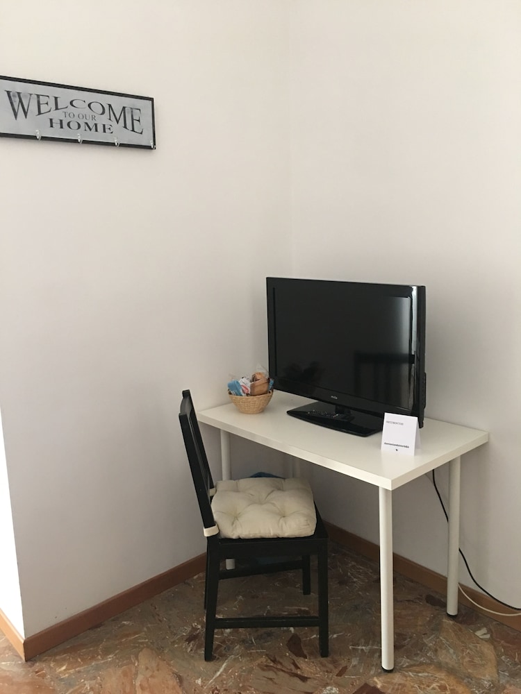 Damiani Sister Guest House 40/50