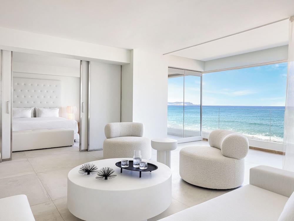 جناح بسرير كينج مع أريكة، Amirandes, A Resort to Live 5/5