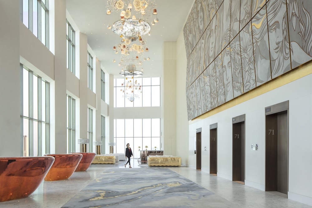 SLS Dubai Hotel and Residences 10/75