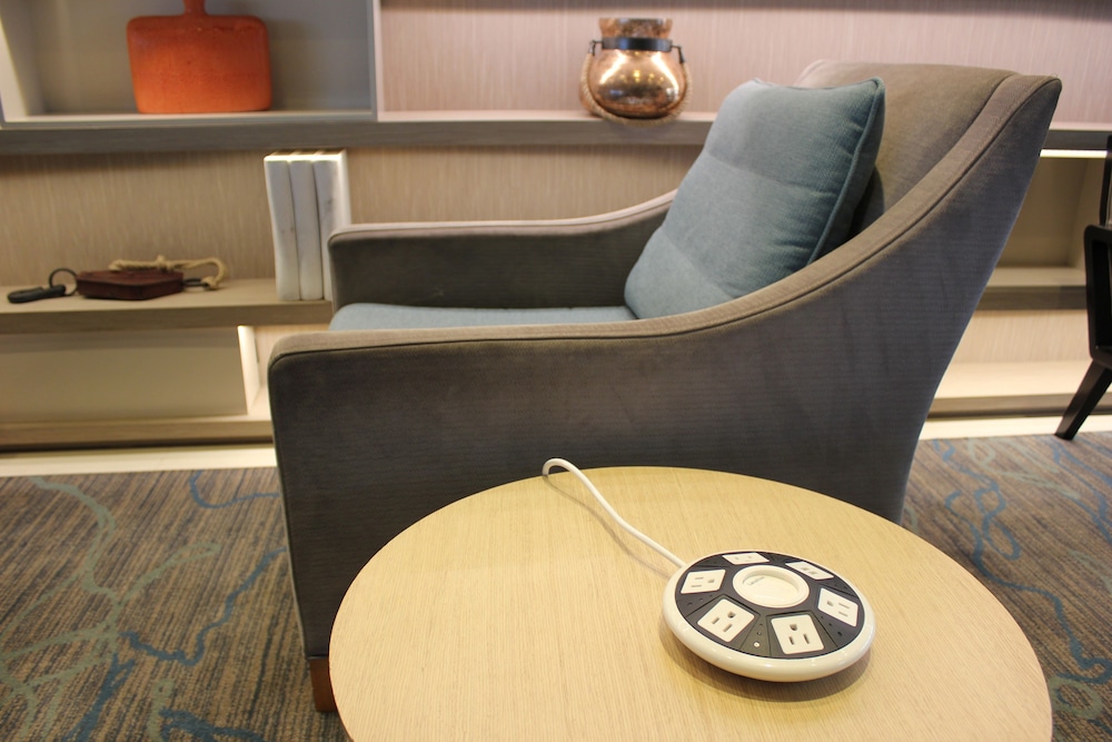 Hyatt Regency Long Beach 53/75