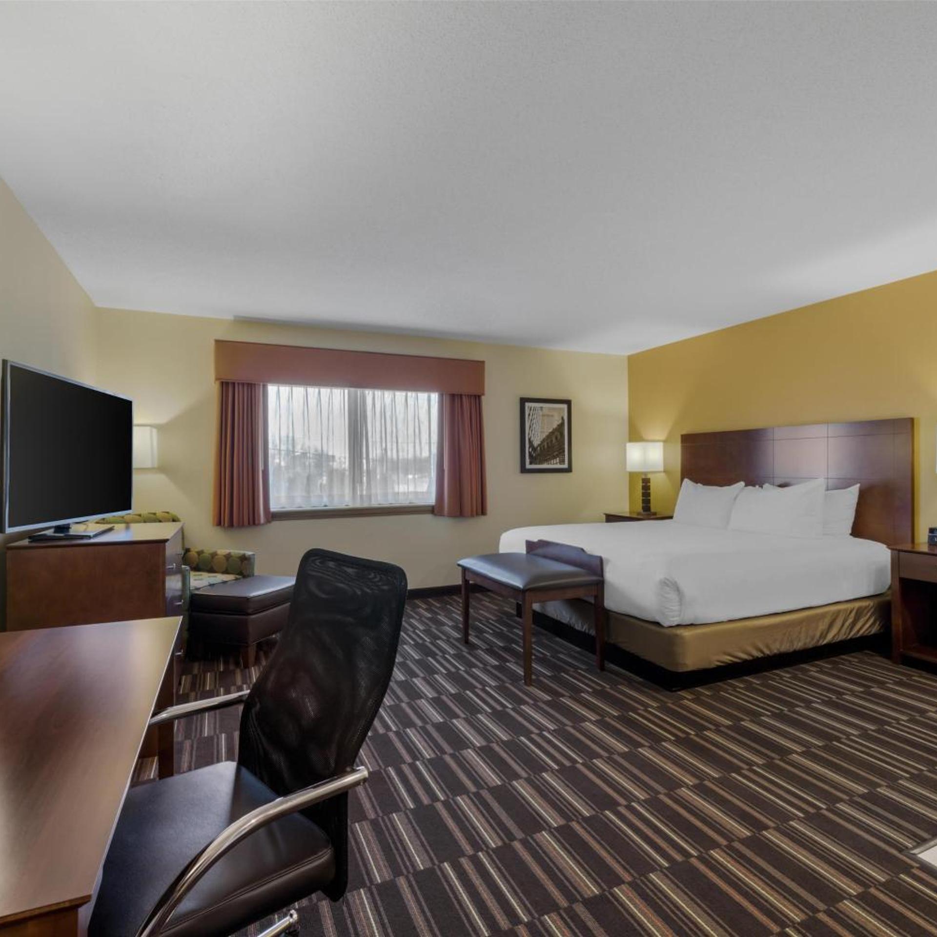 غرفة بسرير كينج بجاكوزي، Best Western Falcon Plaza 2/10