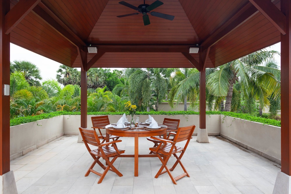 The Residence Resort & Spa Retreat 12/61