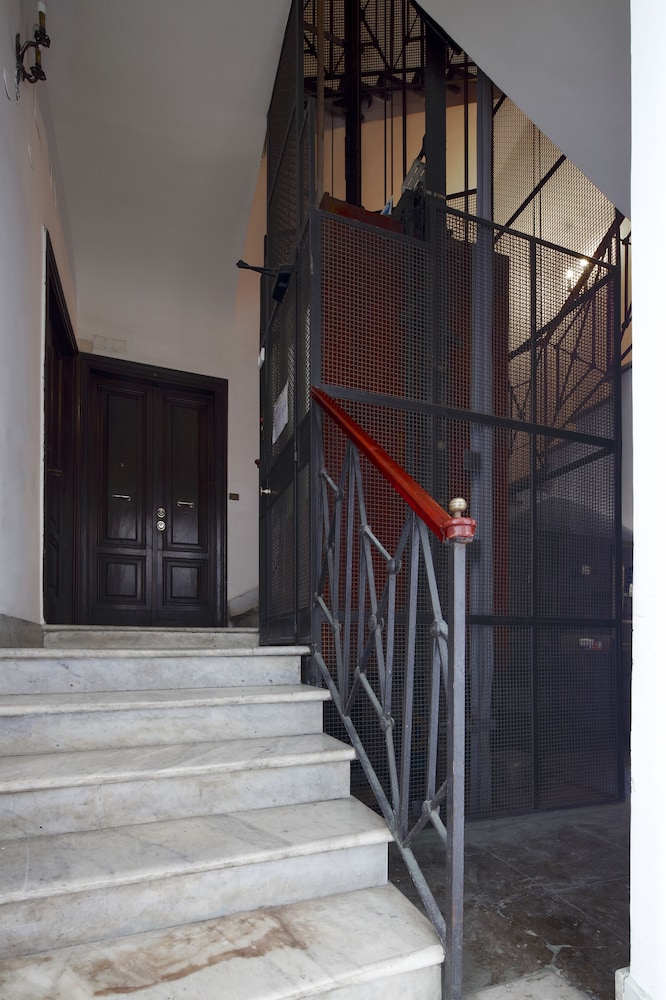 NO 9 COLOSSEO LUXURY SUITES 5/50