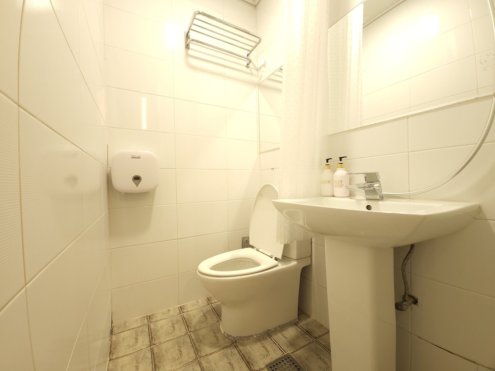 OYO Hostel Myeongdong 2 73/75