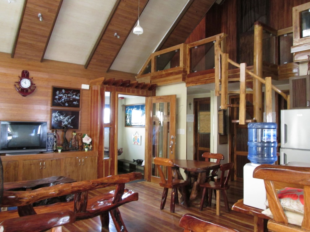 LA BELLA CASA DE BORACAY 46/57