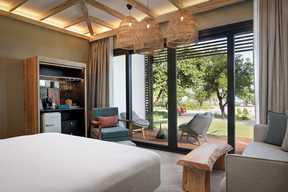 Room, King Bed, Beach Front