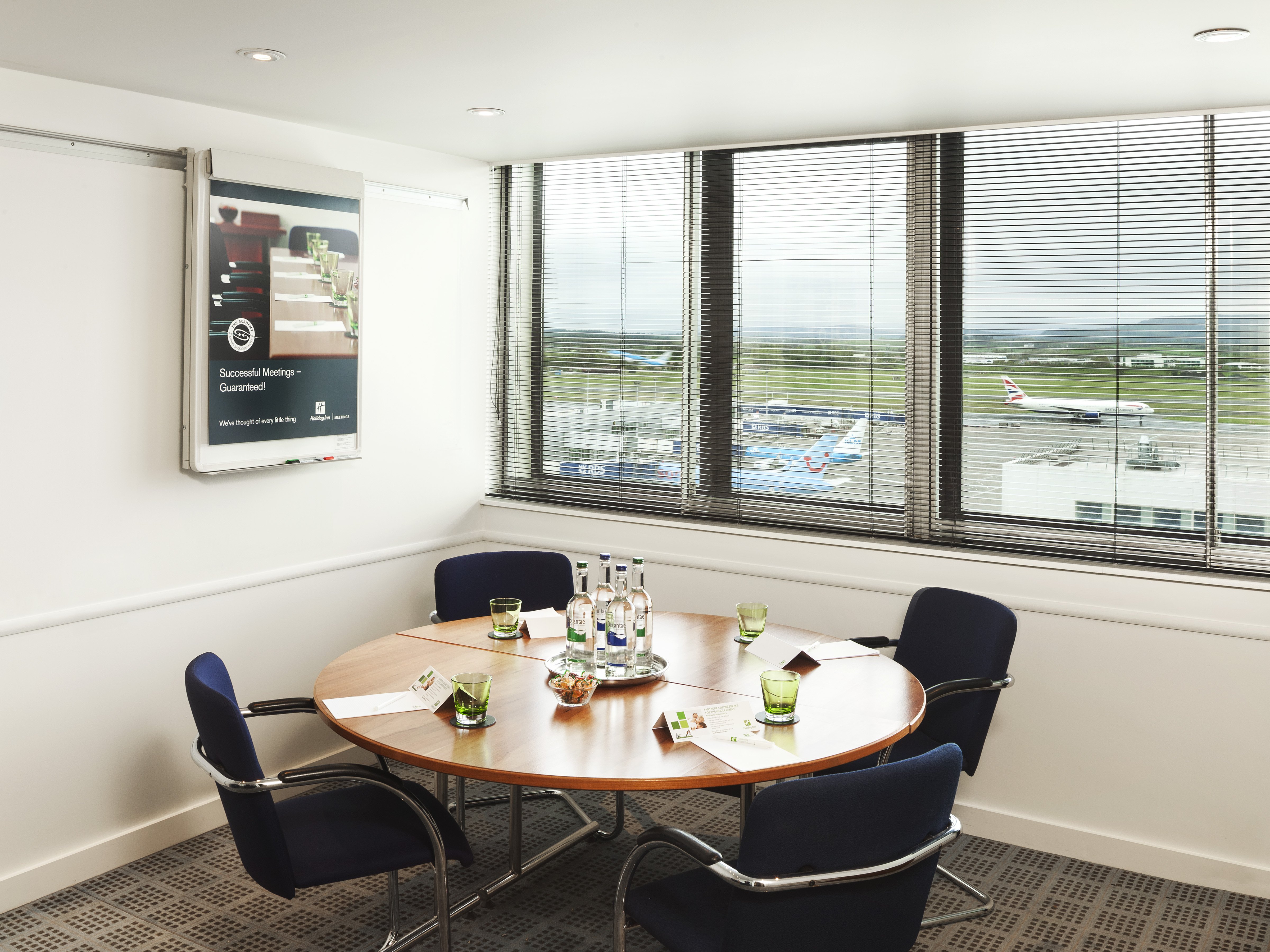 HOLIDAY INN GLASGOW AIRPORT 60/80