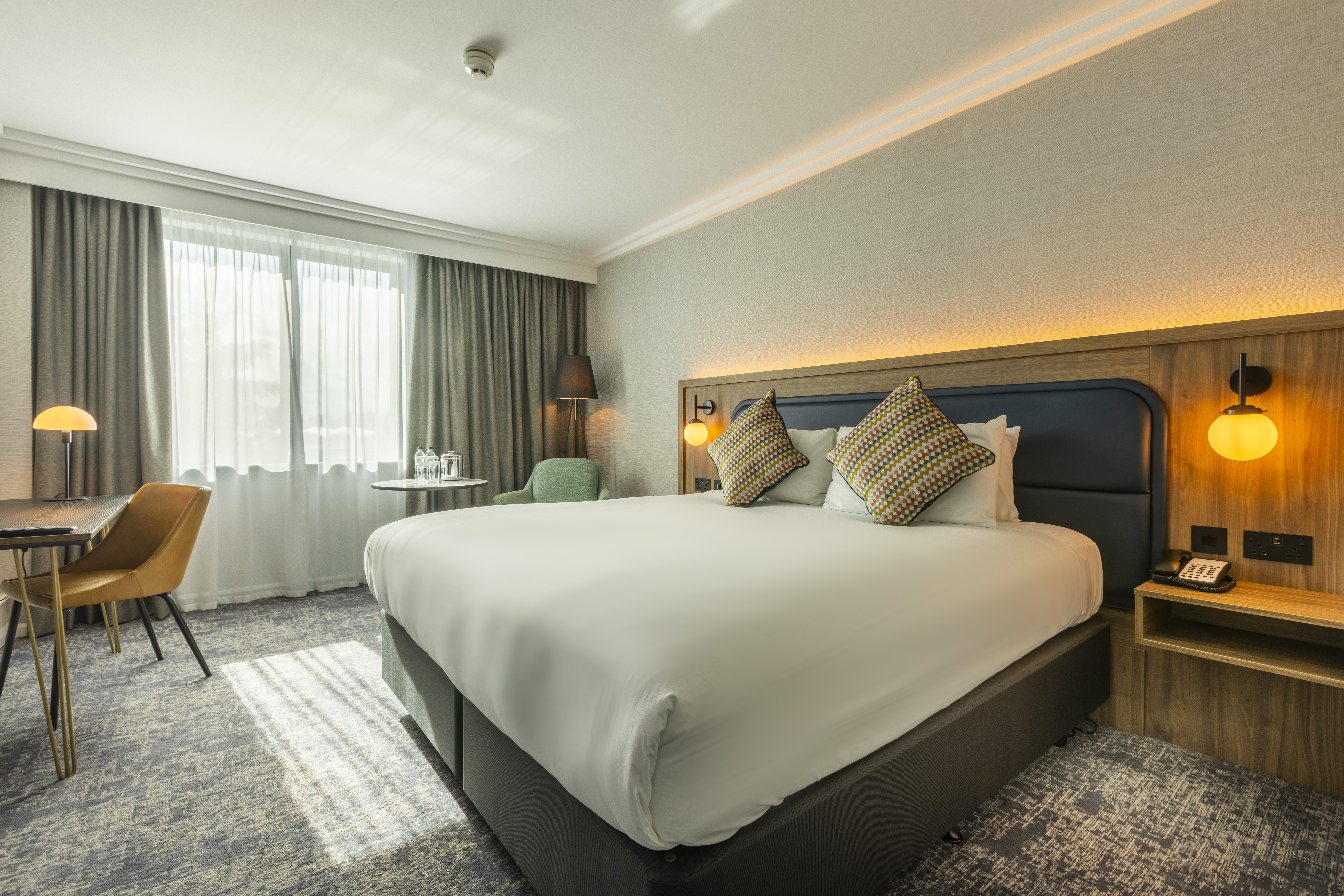 PREMIUM, KING BED