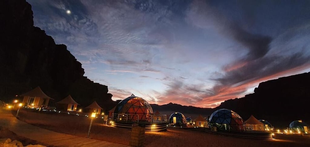 Memories Aicha Luxury Camp 44/48