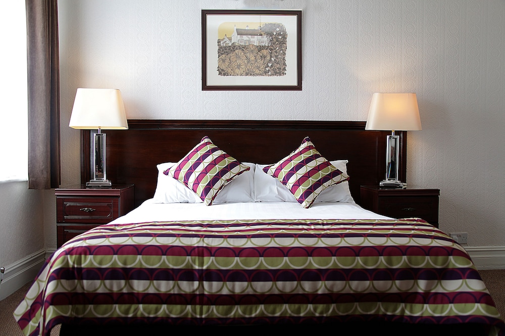 OYO Devonshire Park Hotel 15/33
