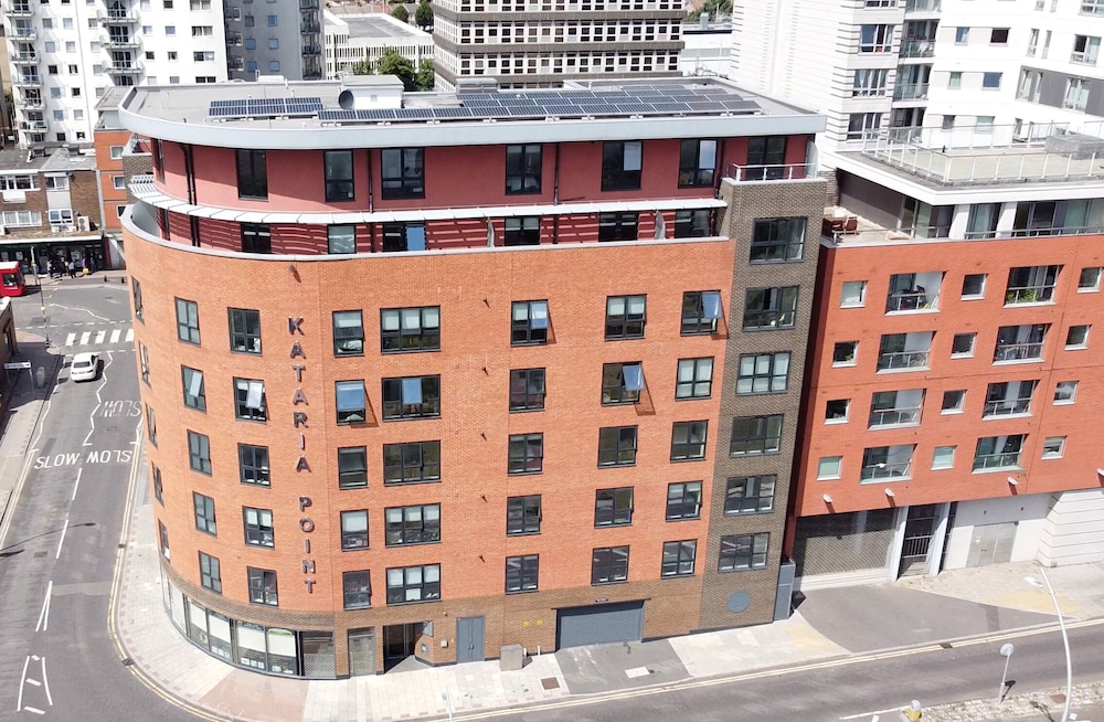 Ilford Tower Apartments 2/45