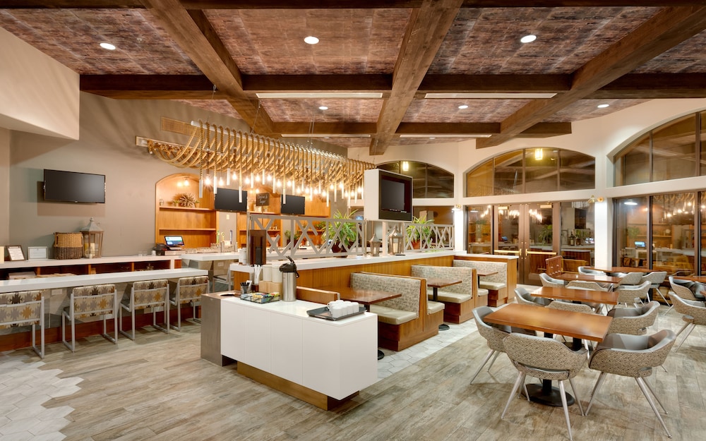 Embassy Suites Tucson Paloma Village 33/53