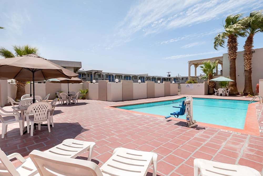 Motel6 El Paso, TX - Airport - Fort Bliss 39/44