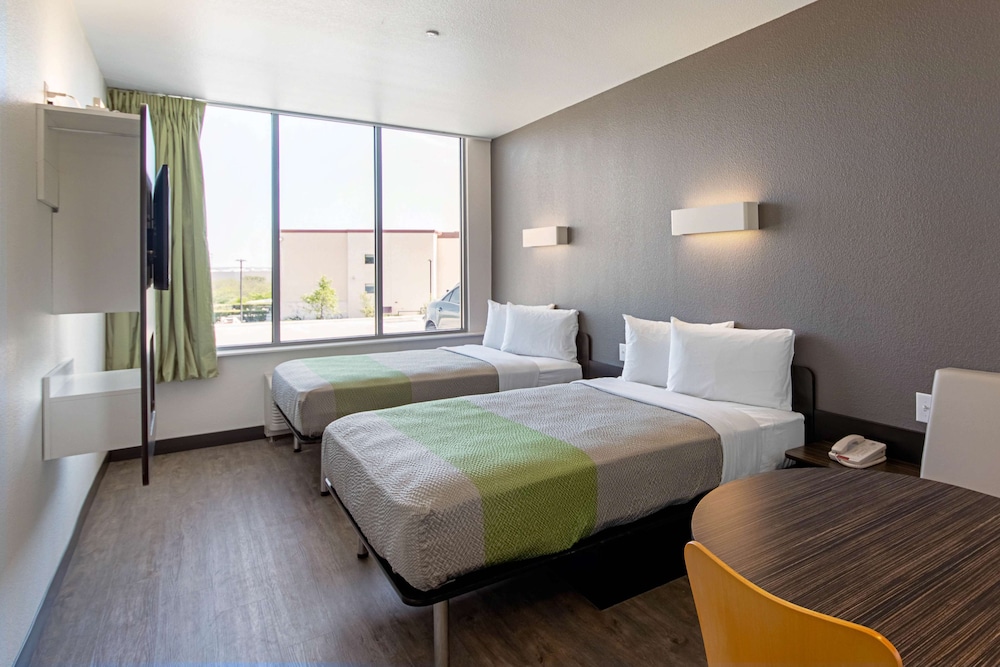 Motel6 Austin, TX - Airport 19/43