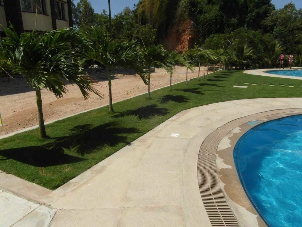 Sunset Paradise Holiday Homes 48/50